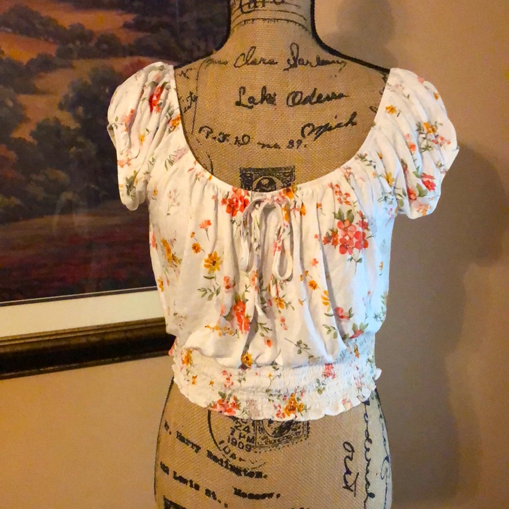 F21 floral crop top with cap sleeves, size medium.